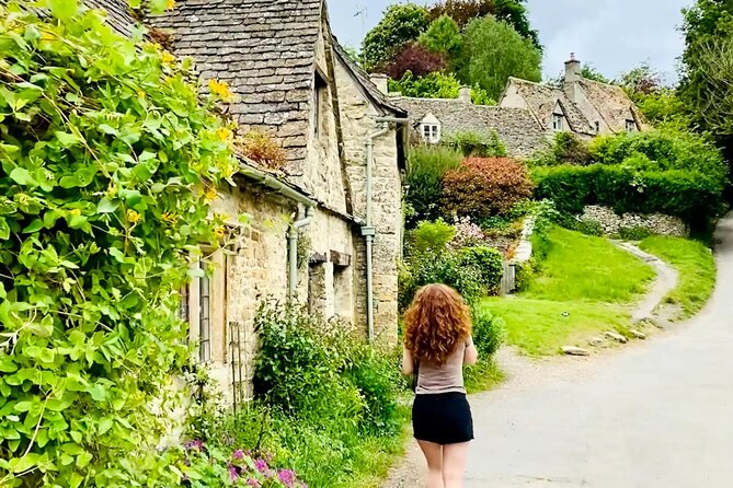 One Day Tour from London to The Cotswolds - The 9:00 am pickup and the road west