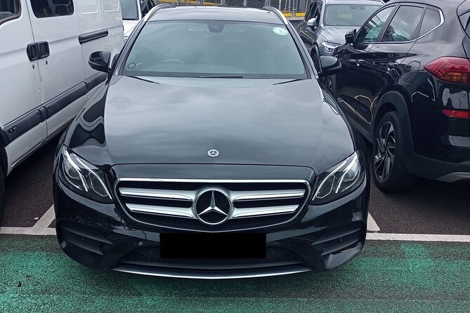 One Way Taxi Transfer from Heathrow Airport to Gatwick Airport - The road to Gatwick and the direct drop-off
