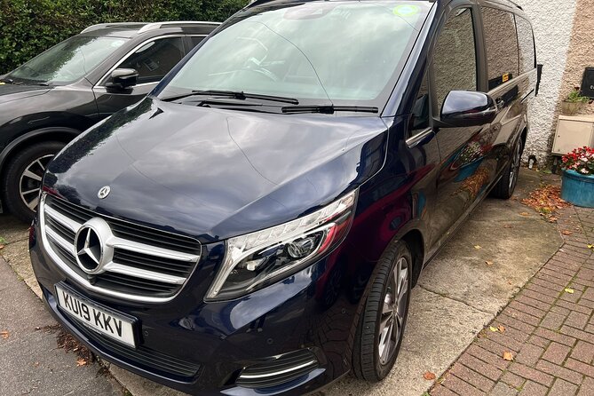 One Way Taxi Transfer from London Luton Airport to London City - Comfort inside the private car