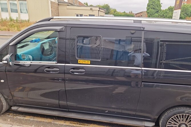One Way Taxi Transfer from London Luton Airport to London City - Price, group size, and what is included