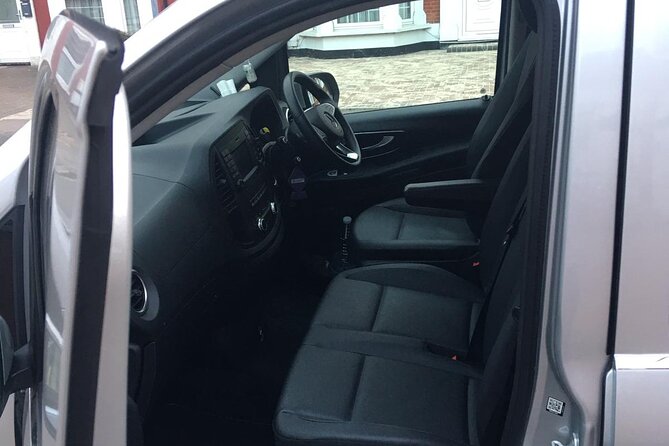 One Way Taxi Transfer from London to Gatwick Airport - Pickup From a Hotel Lobby or House