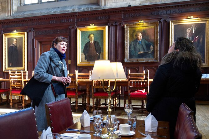 Oxford: 90 minute Architectural & Historical Highlights Tour - St Mary’s tower and the Oriel neighborhood