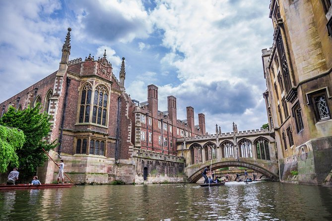 Oxford and Cambridge Universities Guided Day Trip from London - Cambridge: a compact town with famous details