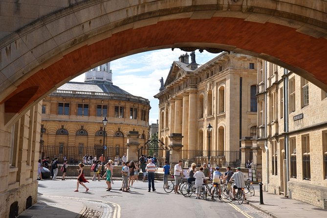 Oxford Bike and Walking Tour - From Magdalen College to the Botanic Garden