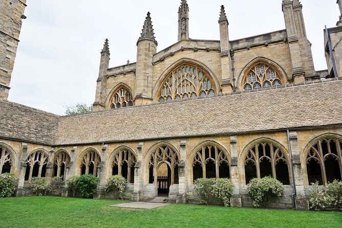 Oxford Harry Potter Film Locations Walking Tour by Alumni™ - Radcliffe Square provides the grand Oxford pause