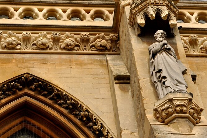 Oxford: Official CS Lewis and JRR Tolkien Walking Tour - Radcliffe Camera, Radcliffe Square, and the small details