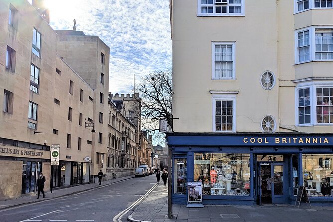 Oxford Official University & City Tour - Starting on Broad Street near Trinity College