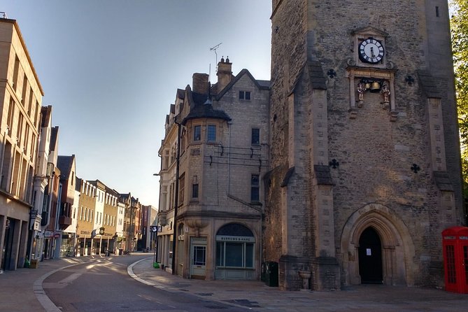 Oxford PRIVATE Pub and City Evening Walking Tour - Bodleian Library and the university from the street