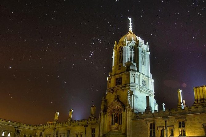 Oxford PRIVATE Pub and City Evening Walking Tour - Stories about student antics, alumni, and ghosts
