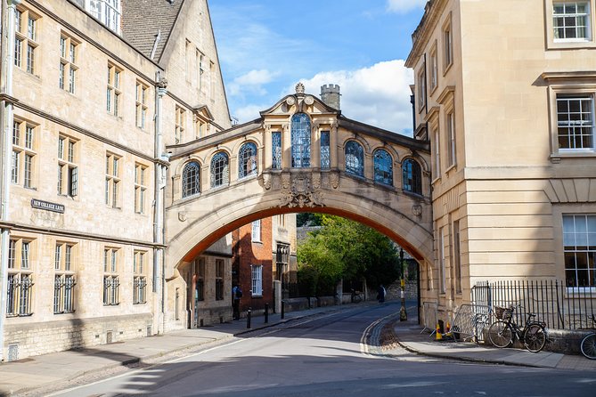 Oxford University Walking Tour With University Alumni Guide - St. Mary’s, Oriel, and Oxford’s dramatic side