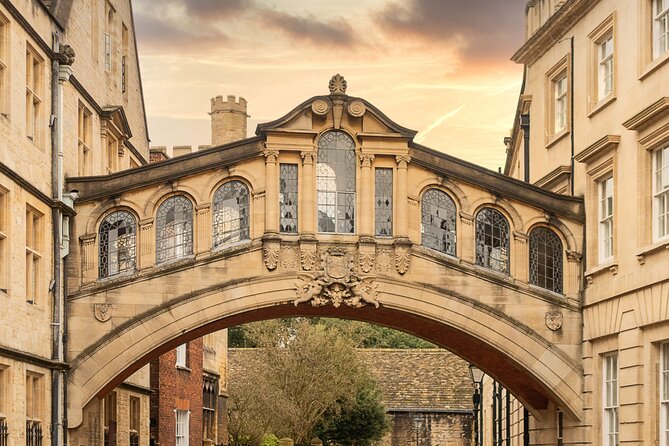Oxford Walking Tour - Discover its University and Traditions - The Bodleian Library and a literary setting