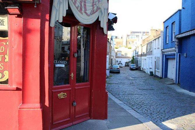 Paddington Bear Walking Tour - Portobello Road gives the walk a lively finish