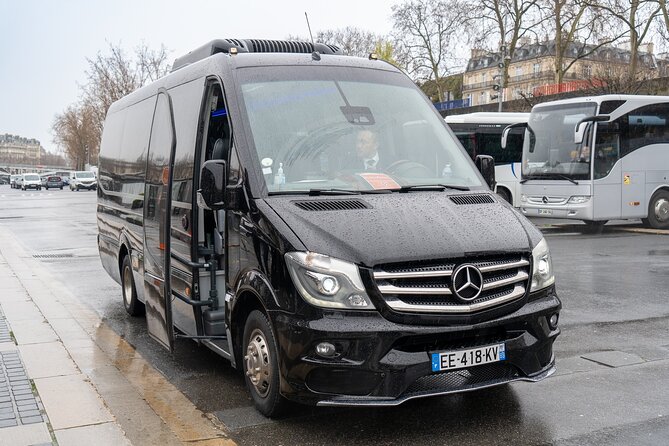 Paris Explorer Rail Tour from London with Paris Sightseeing Bus - The Louvre and the Right Bank