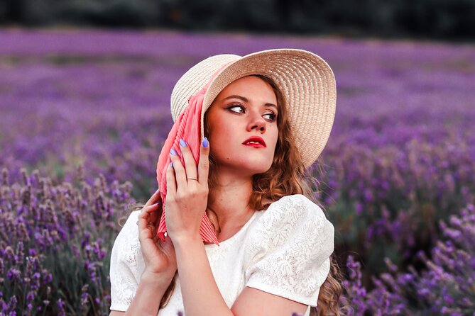 Photoshoot in London with Professional Photographer - Value at $178.65 for up to four people