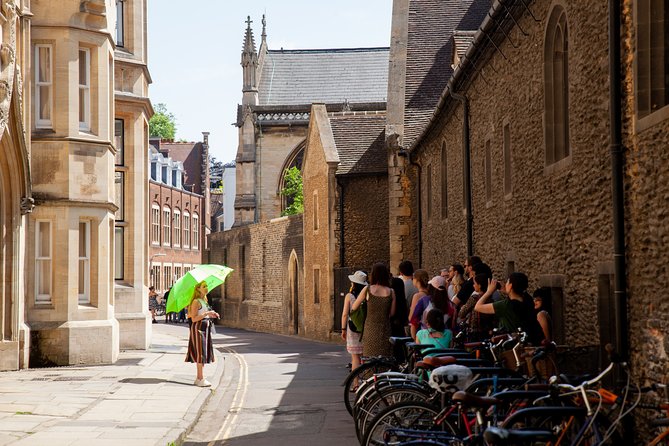 Private 2-Hour Cambridge Walking Tour With University Alumni Guide - St. John’s, Trinity, and the college system