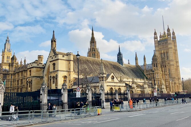 Private 5-Hour London Tour with Pickup – Explore Iconic Landmarks - Buckingham Palace and London’s royal quarter