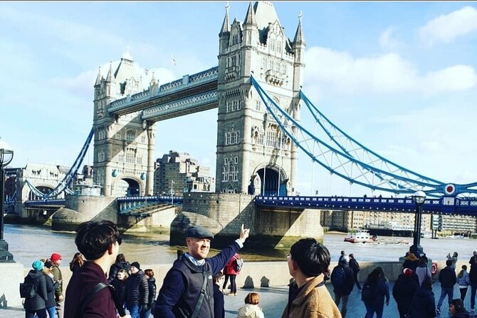 Private Black Cab Tour of London's Iconic Landmarks - Why a black cab works well in London