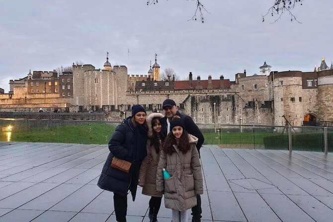 Private Black Cab Tour of London's Iconic Landmarks - Flexible stops and the city’s less expected corners