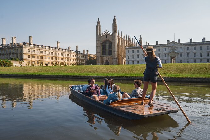 Private | Cambridge University Colleges Guided Punting Tour - Darwin College and the first quiet stretch