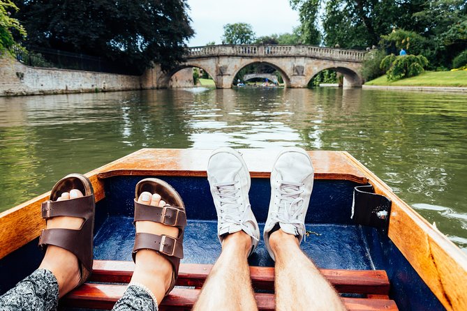 Private | Cambridge Walk & Punt Tour by Alumni™ & King's Chapel - The River Cam by chauffeured punt