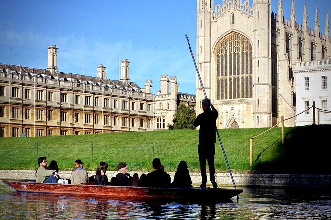 Private Chauffeur Punt Tour - Under the Bridge of Sighs and Wren Bridge