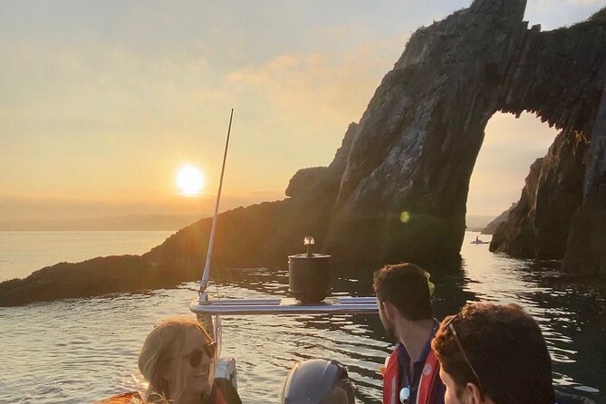 Private Coastal Boat Tour in Torquay - Secluded bays and sea caves