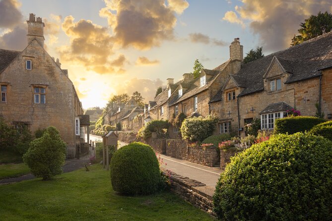 Private Cotswold Villages Day Tour see the beauty of the Villages - Burford opens the day with stone, shops, and church views