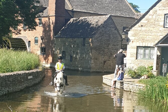 Private Cotswolds and Stratford upon Avon - What is really included in the vehicle