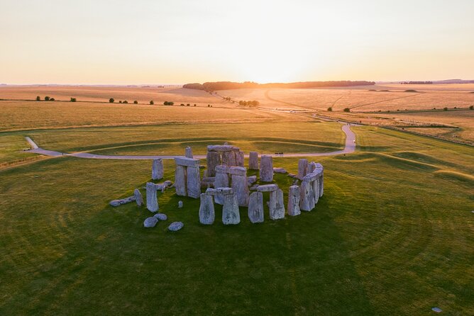 Private Day Tour from Bath to Stonehenge and Salisbury with Pickup - A guide who can adjust the day