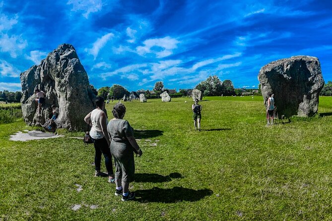 Private Day Tour to Bath, Avebury & The Cotswolds - The driver-guide can make or break the day