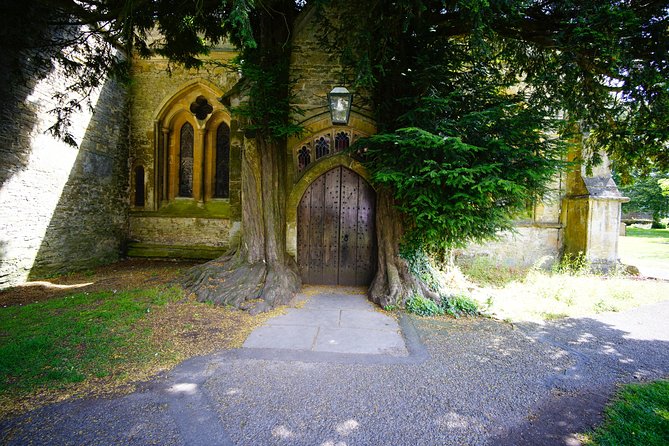 Private Day Tour to Oxford and The Cotswolds - Guides Make or Break the Experience