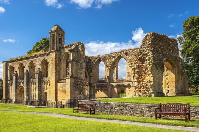 Private Day Tour to Stonehenge and Glastonbury - The early drive from London to Stonehenge