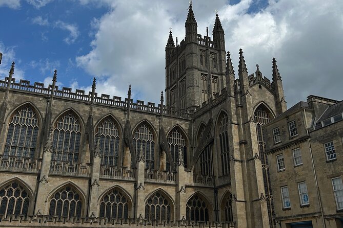 Private Day Tour to Stonehenge, Bath and The Cotswolds - Lacock and the Wiltshire Cotswolds
