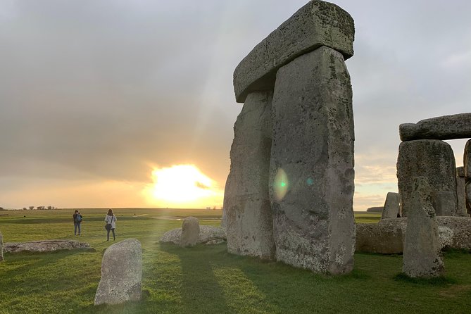 Private Day Tour to Stonehenge, Bath and The Cotswolds - Arriving early at Stonehenge