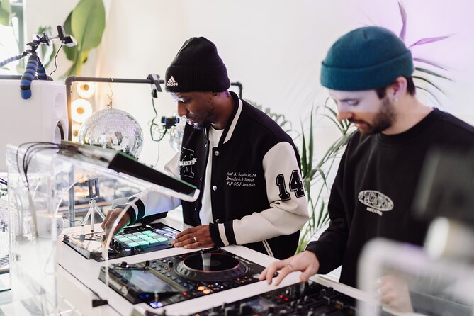 Private DJ Class - Beatmatching: the first essential skill