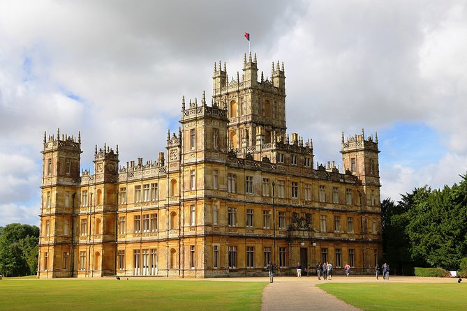 Private Downton Abbey Tour, including Bampton, Cogges Farm, and Highclere - Key points to know before booking