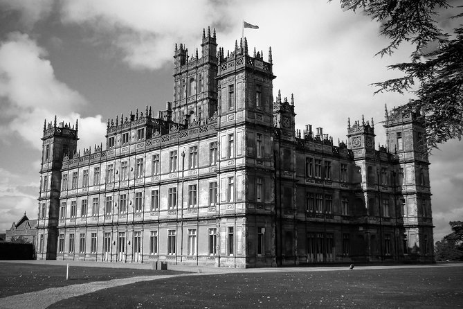 Private Downton Abbey Tour, including Bampton, Cogges Farm, and Highclere - Cogges Manor Farm, the real Yew Tree Farm
