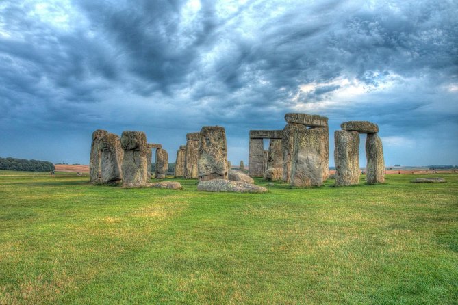 Private Driver guided tour Stonehenge Windsor castle and Bath. - Stonehenge at 1 p.m.