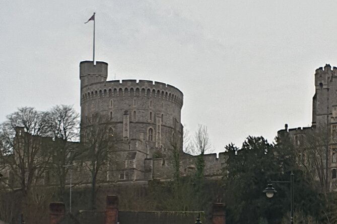 Private driver guided tours Windsor castle Stonehenge - Woodhenge: a short stop that earns its place