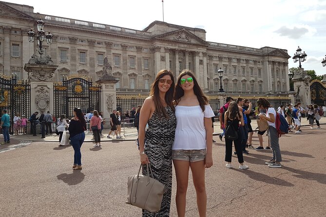 Private Full-Day London Tour by Foot & Public Transport - Trafalgar Square, Fleet Street, and London’s darker tales