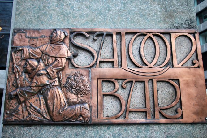 Private Group: Historical Pub Walking Tour of London - What the guides add to the experience
