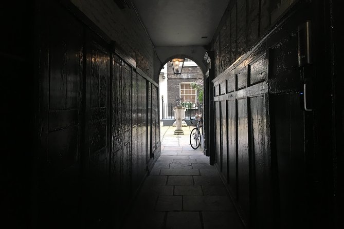 Private Guided and Chauffeured Tour of London - Shakespeare’s Globe, Millennium Bridge, and St. Paul’s views