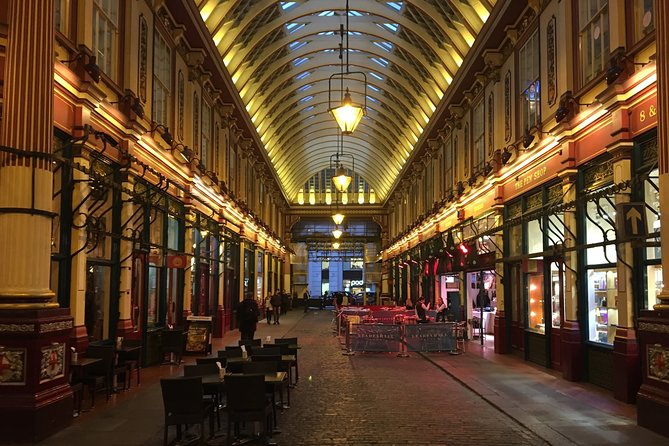 Private Guided and Chauffeured Tour of London - Piccadilly Circus, Leicester Square, and the West End