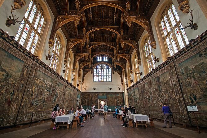 Private Guided Tour of Hampton Court Palace - How the private format changes the day