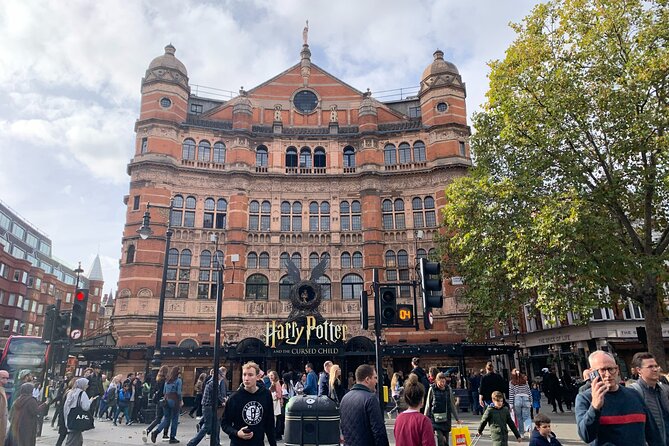 Private Guided Tour of Harry Potter Locations - English/ Italian - Starting at King’s Cross and Platform 9 3/4