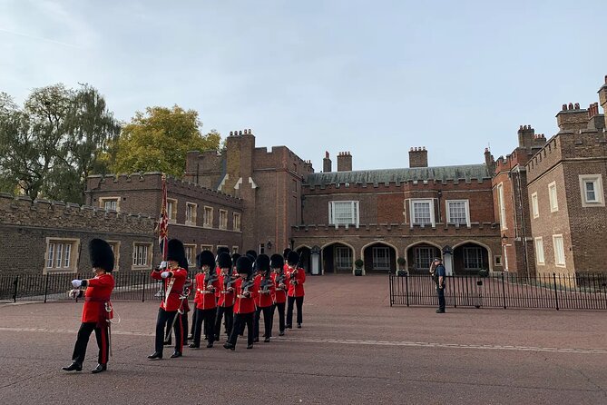 Private Guided Tour of London Landmarks - English or Italian - Key points at a glance