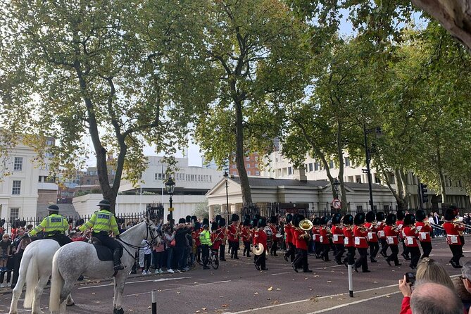 Private Guided Tour of London Landmarks - English or Italian - What the private format changes