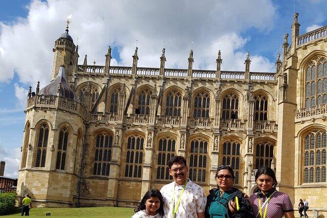 Private Guided Tour of Windsor Castle PLUS and History - Vehicle comfort and the seven-hour schedule