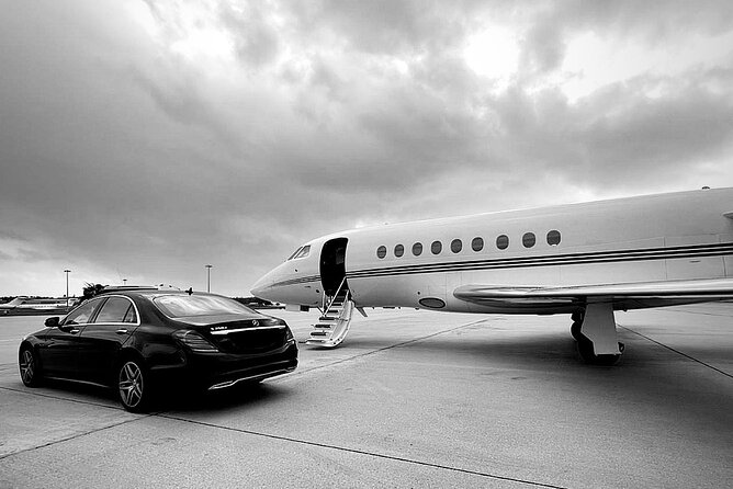 Private Heathrow Airport transfer to or from your London Hotel - Small comforts after a long flight