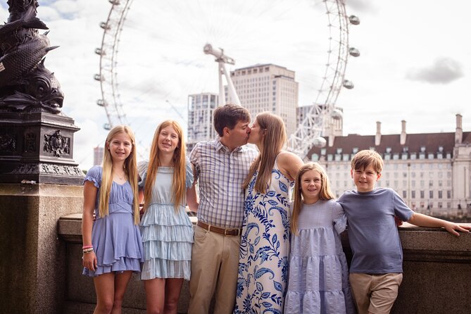 Private landmarks photoshoot for families and couples - Big Ben and Westminster Bridge: the strongest part of the route